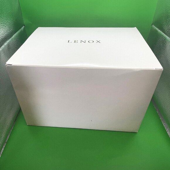 Lenox "A Christmas Traveler" Santa Claus Figurine Lynn Bywaters Cardinal Birds - Picture 12 of 16